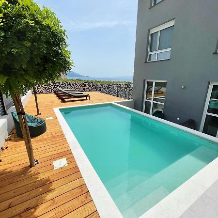 Cozy Seaside Apartment With Pool & Terrace Split Exterior photo