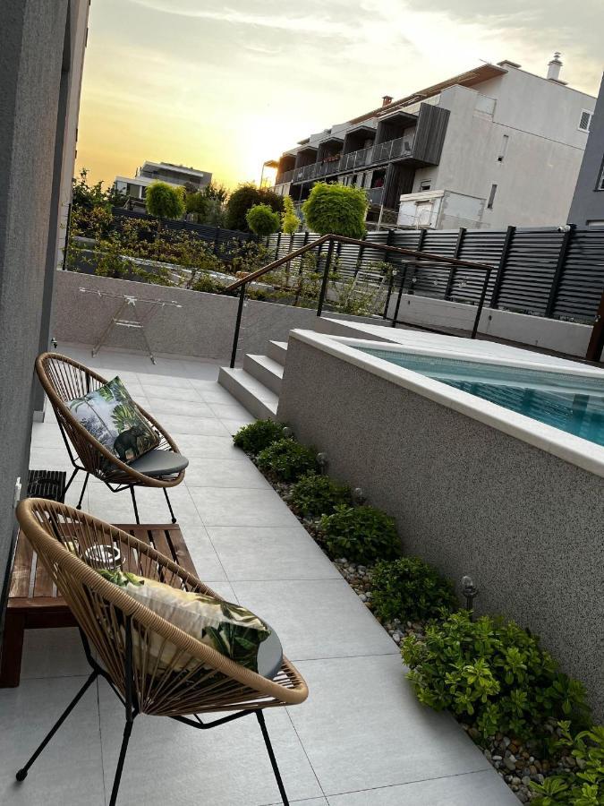 Cozy Seaside Apartment With Pool & Terrace Split Exterior photo